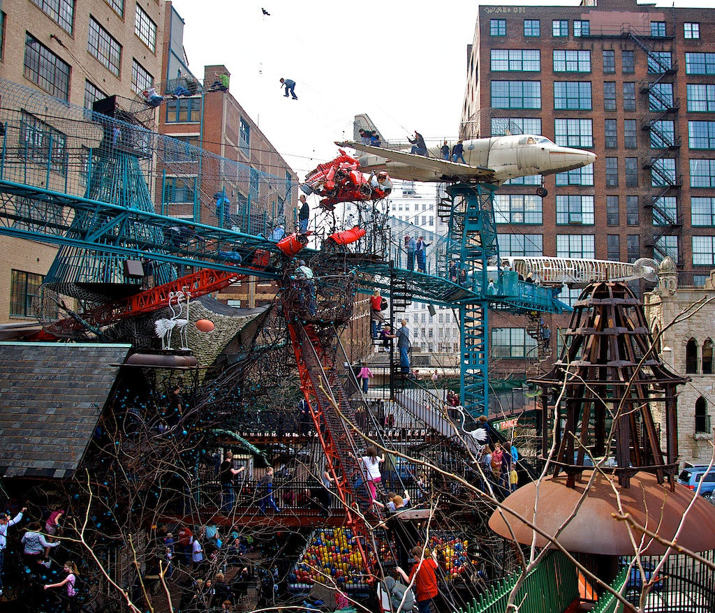 City museum. Городской музей сент-Луиса. Площадка в городском музее (the City Museum), сент-Луис, штат Миссури. Городской музей сент Луис. Сейнт Льюис Сити музеем.